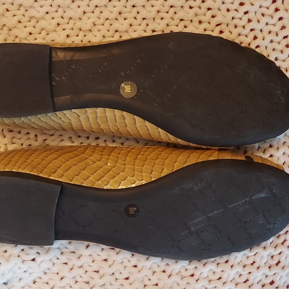 Alex Marie gold leather embossed peep toe Slip On flats Women’s Size US 8 M - Picture 4 of 4